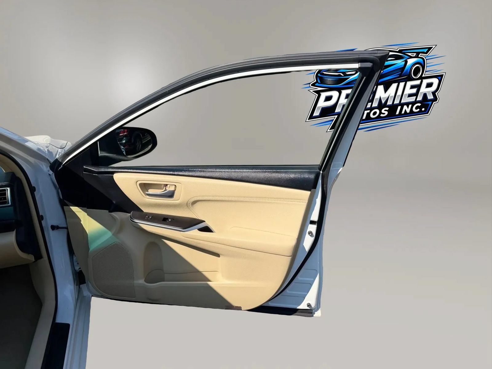 Used 2016 Toyota Camry XLE w/ Moonroof Package FWD image 19