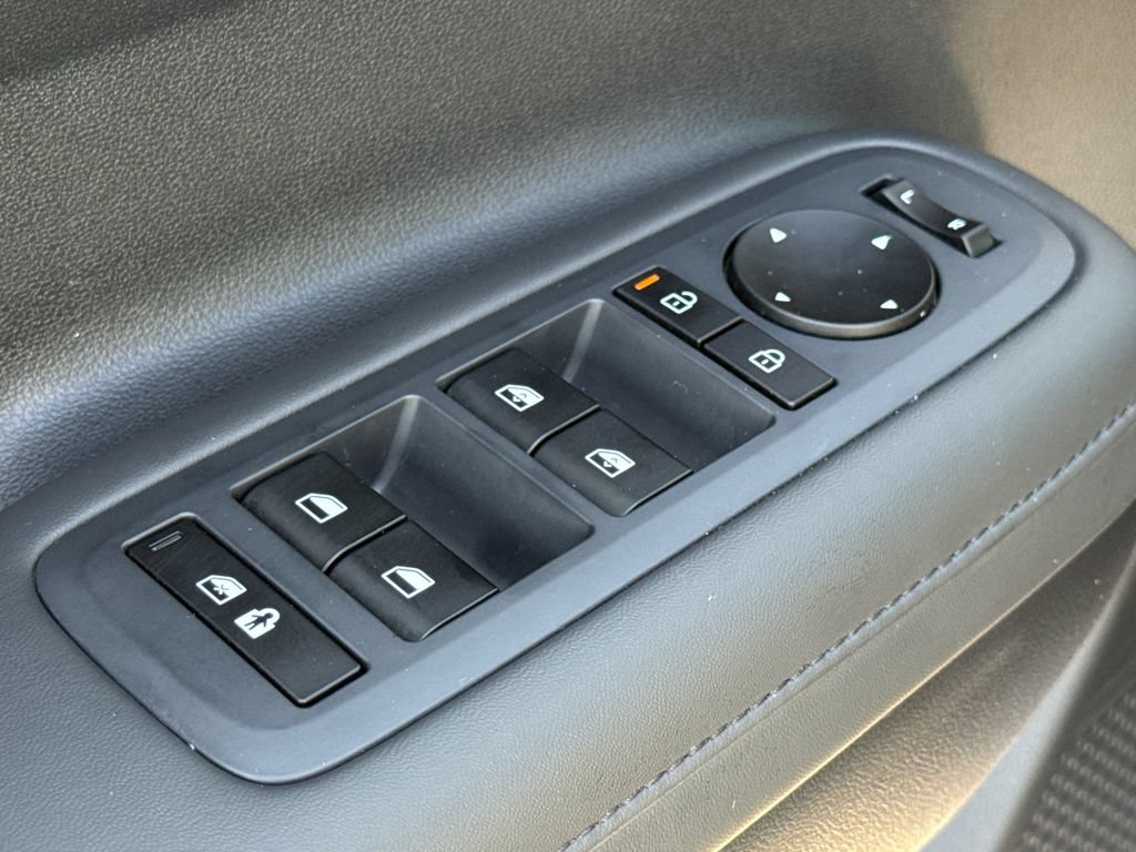 Used 2025 Hyundai Santa Fe SEL FWD image 21