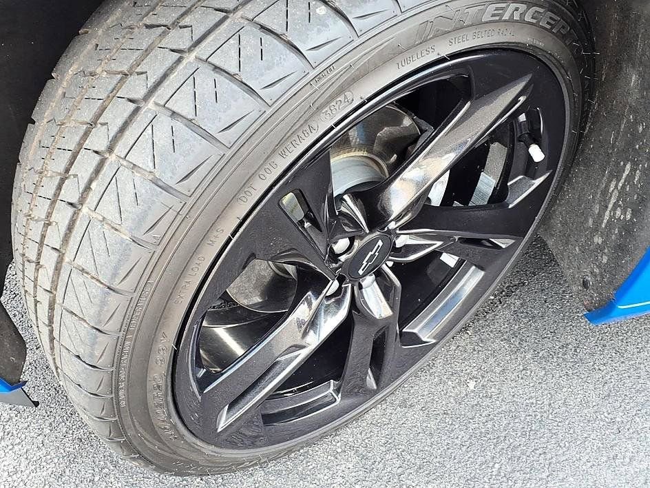 Used 2024 Chevrolet Camaro LT w/ Technology Package RWD image 9