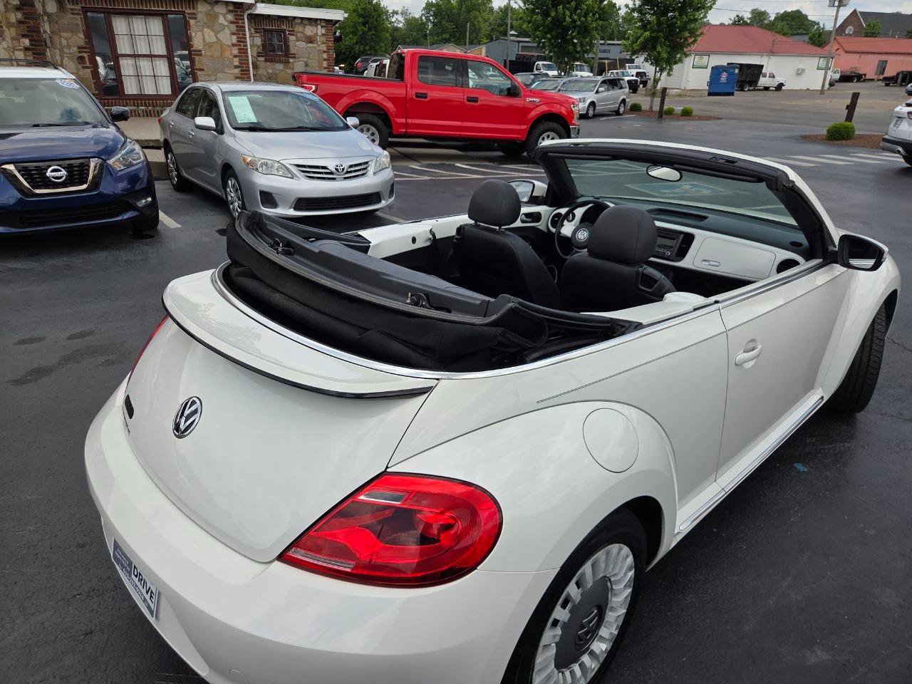 Used 2013 Volkswagen Beetle 2.5 FWD image 12