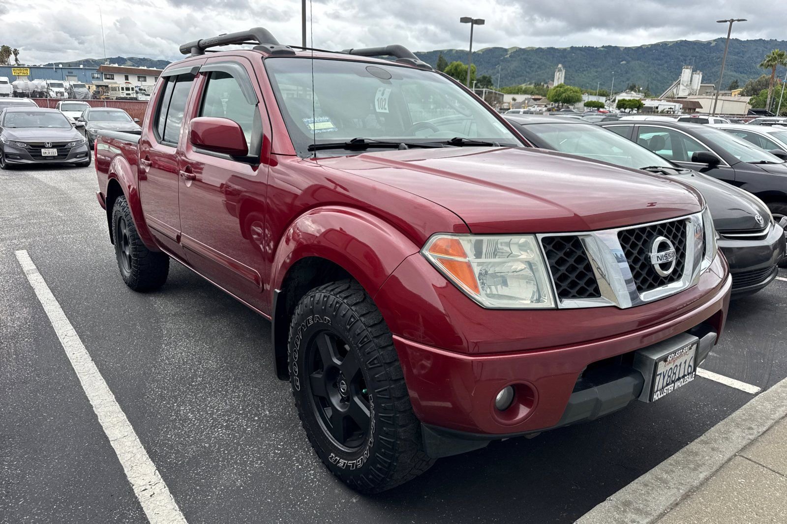 Used 2006 Nissan Frontier LE w/ (X01) Leather Pkg AWD/4WD image 2