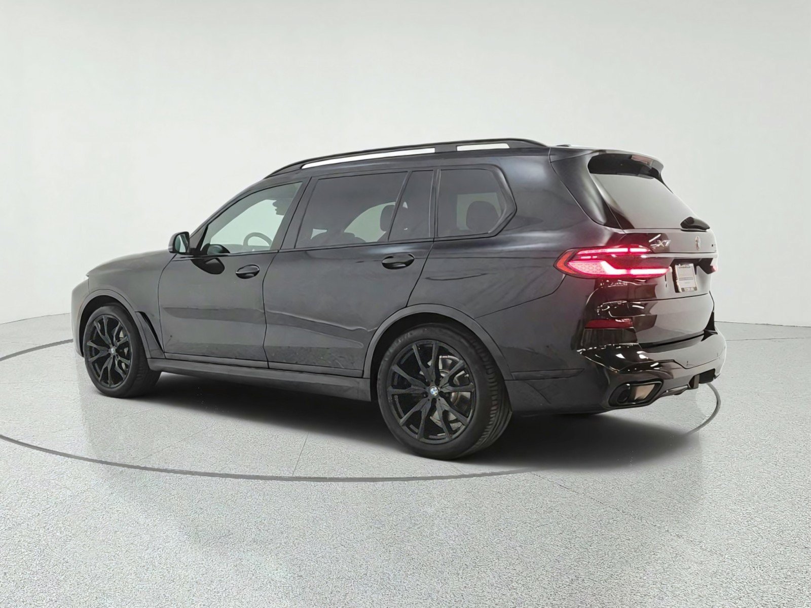 Used 2024 BMW X7 xDrive40i w/ Executive Package AWD/4WD image 7
