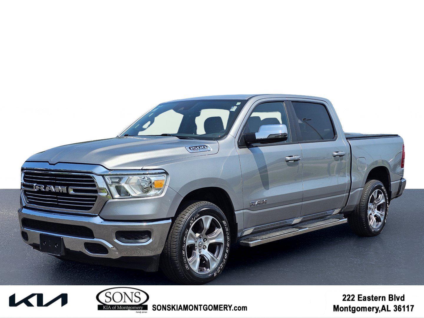 Used 2024 RAM 1500 Laramie AWD/4WD image 1