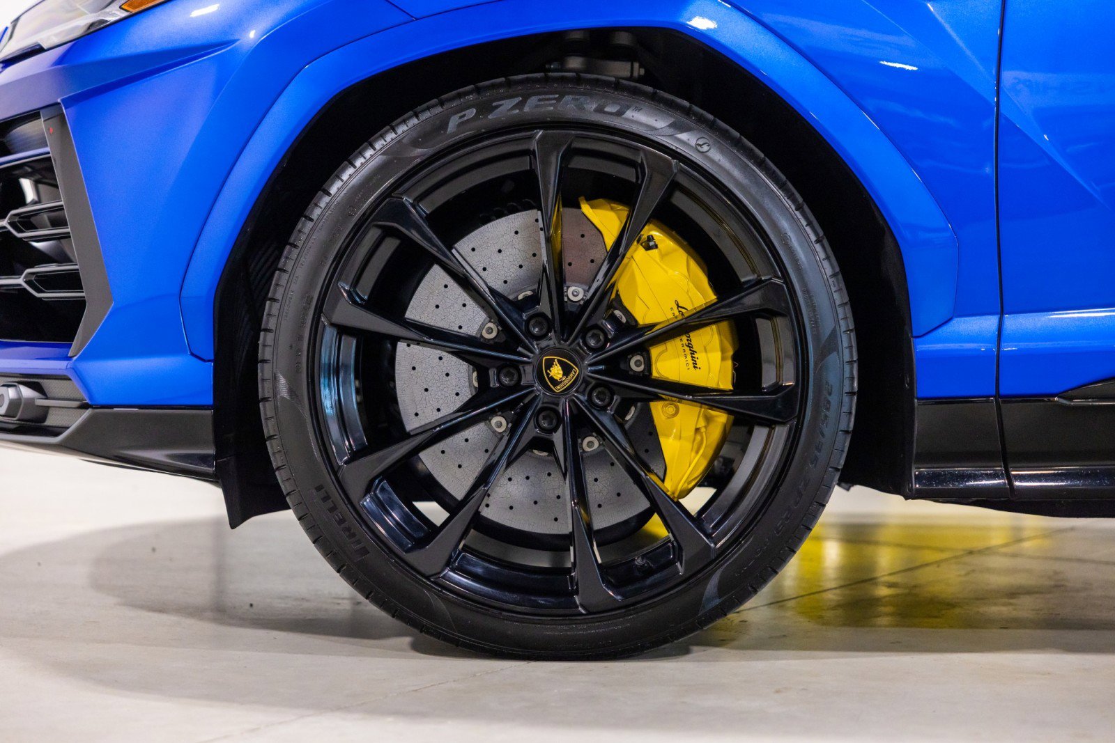 Used 2022 Lamborghini Urus AWD/4WD image 19