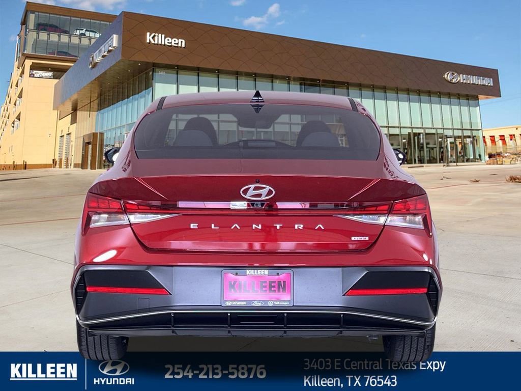 New 2025 Hyundai Elantra Limited image 7