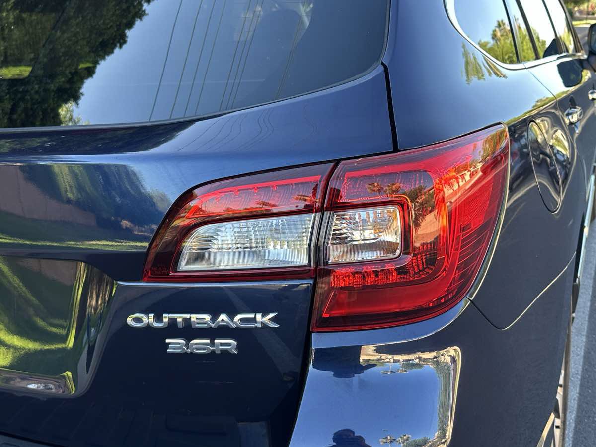Used 2018 Subaru Outback 3.6R Touring AWD/4WD image 58