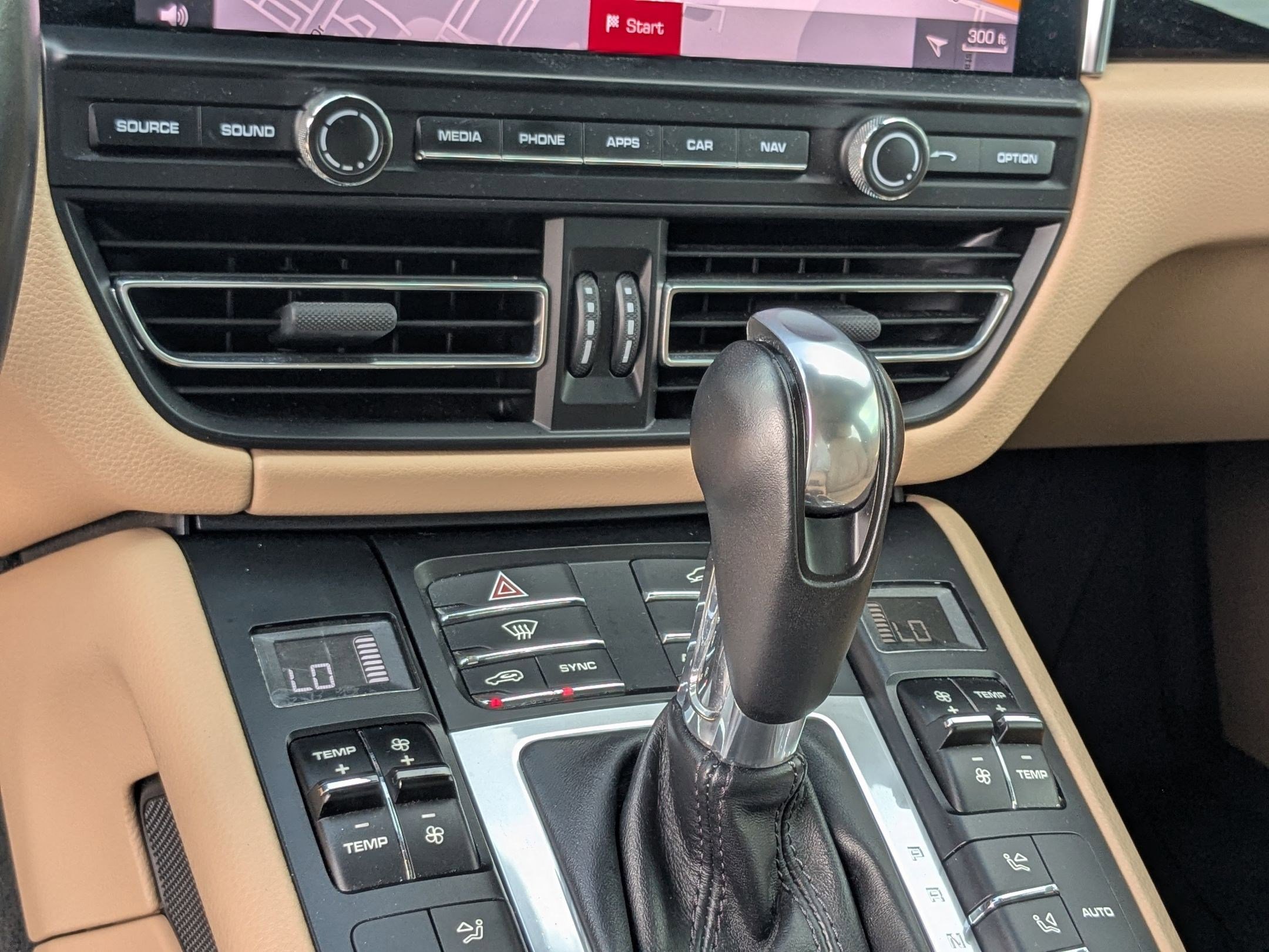 Used 2021 Porsche Macan S AWD/4WD image 18