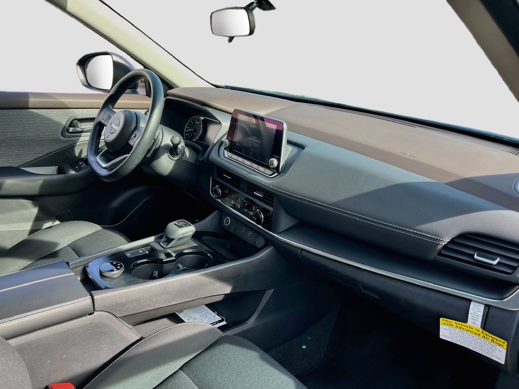 Used 2023 Nissan Rogue S AWD/4WD image 26