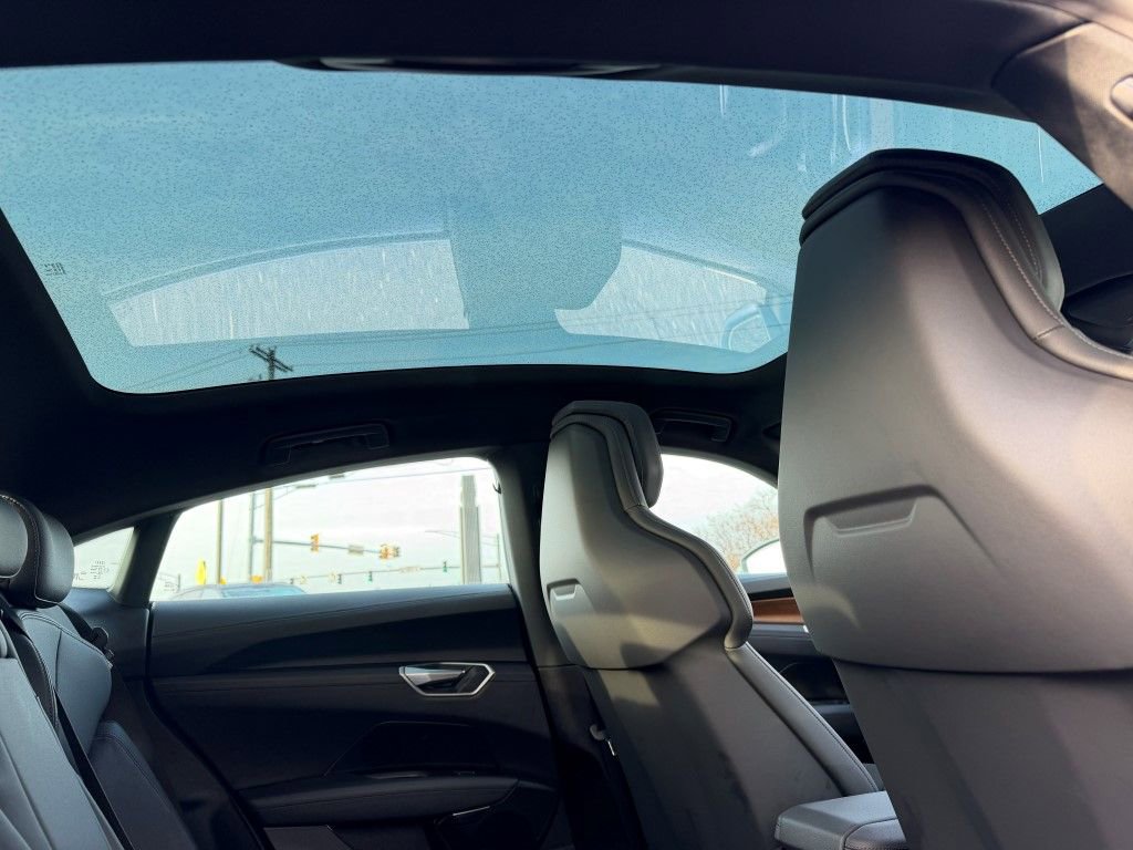 Certified 2023 Audi e-tron GT Premium Plus image 18