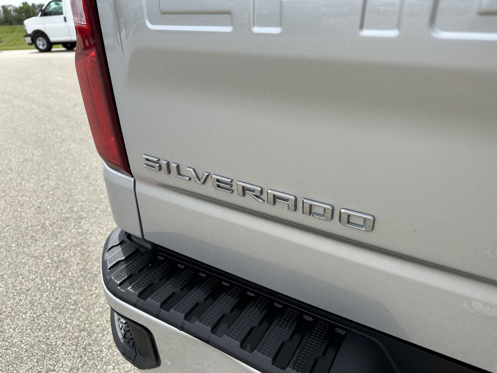 Used 2022 Chevrolet Silverado 1500 RST AWD/4WD image 5