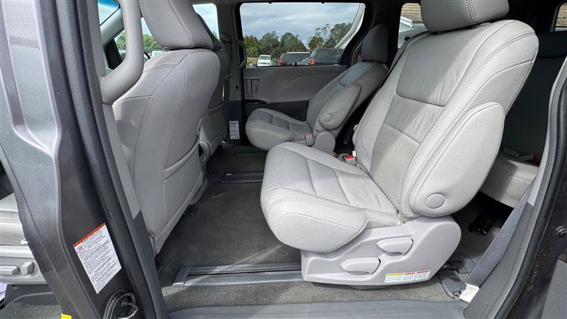 Used 2017 Toyota Sienna XLE w/ XLE Navigation Package FWD image 35