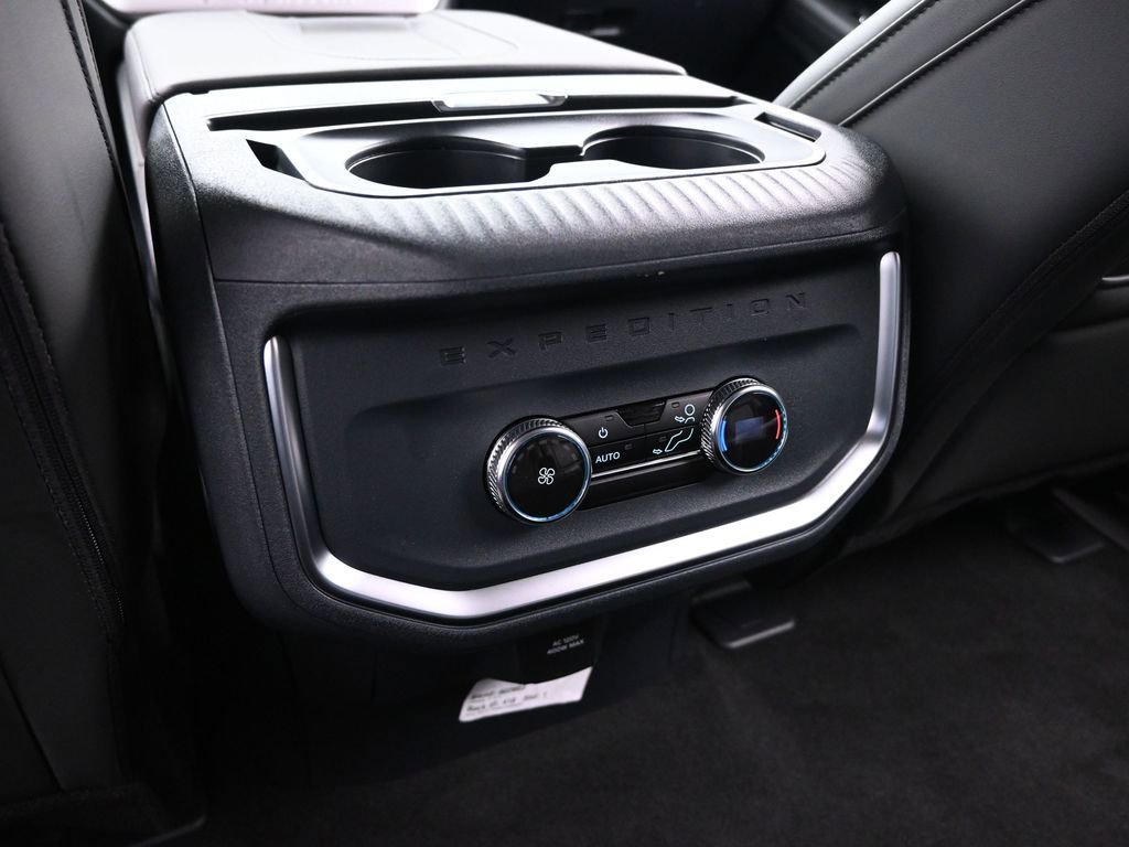 New 2026 Ford Expedition Active image 25