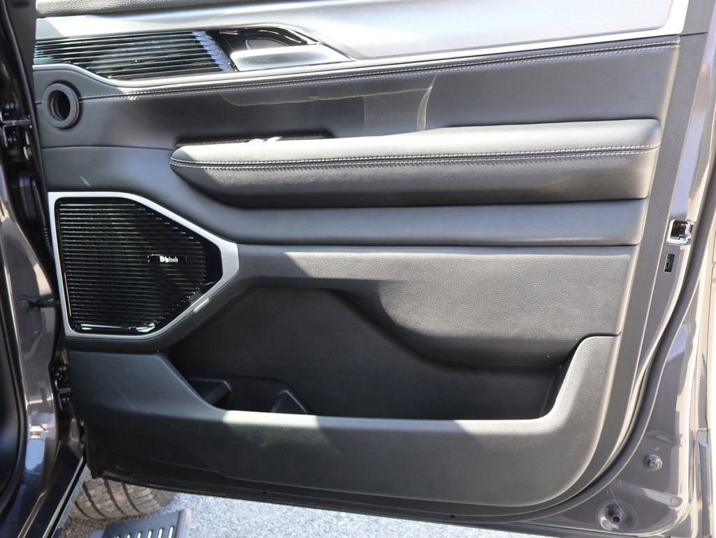 New 2026 Jeep Grand Wagoneer L Limited w/ Premium Group II image 8