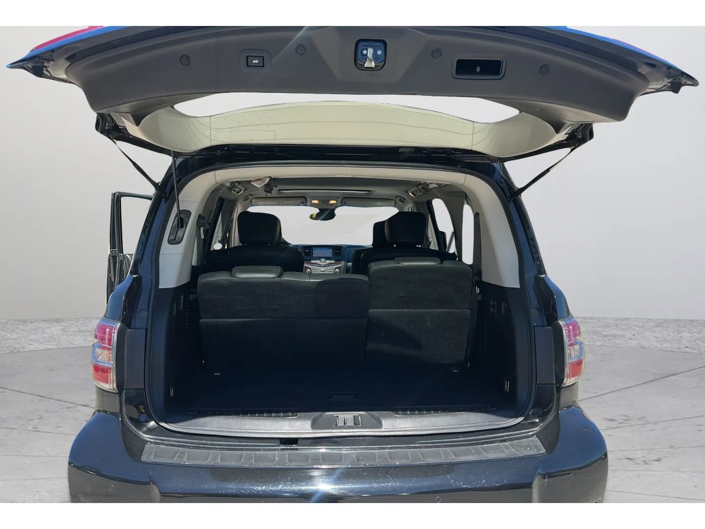 Used 2017 Nissan Armada Platinum w/ Captain Seat Package image 28