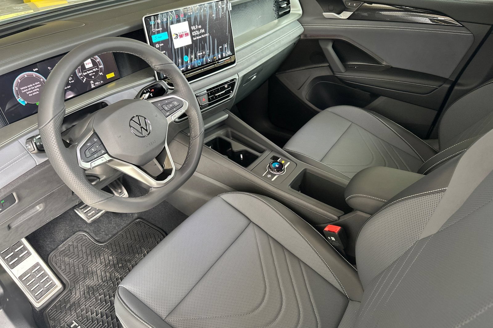 New 2026 Volkswagen Tiguan SE R-Line AWD/4WD image 10