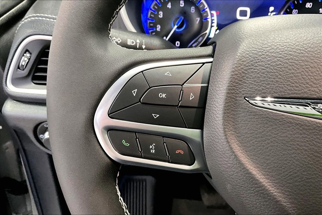 New 2026 Chrysler Pacifica Select image 13