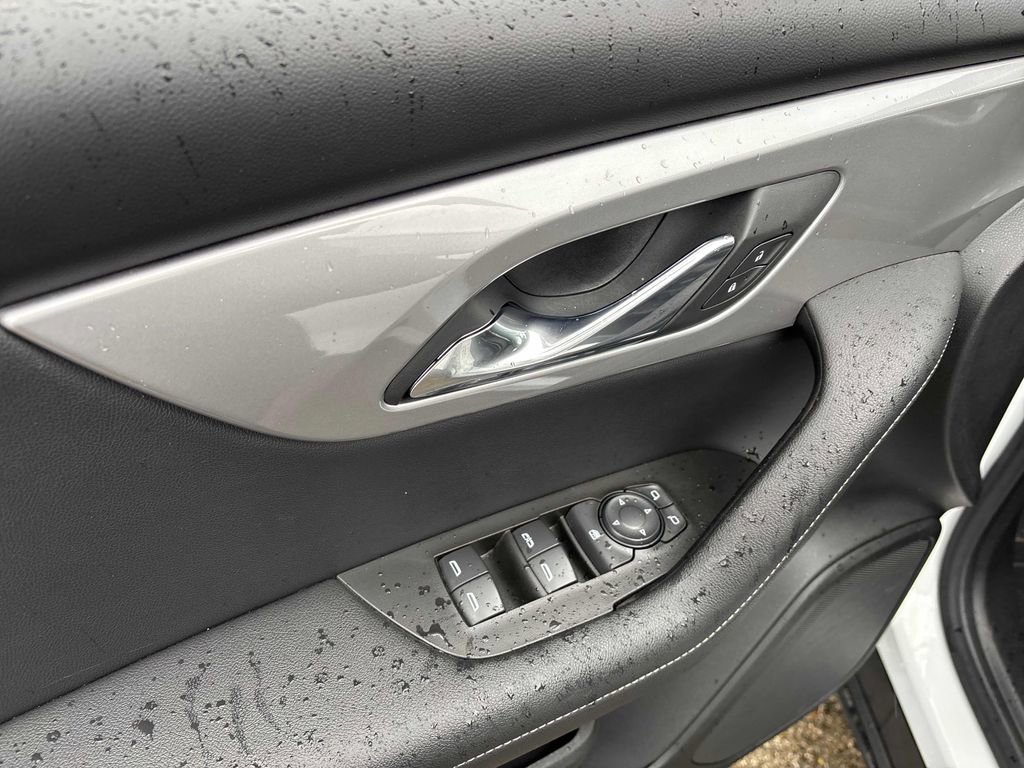 Used 2025 Chevrolet Blazer LT image 10