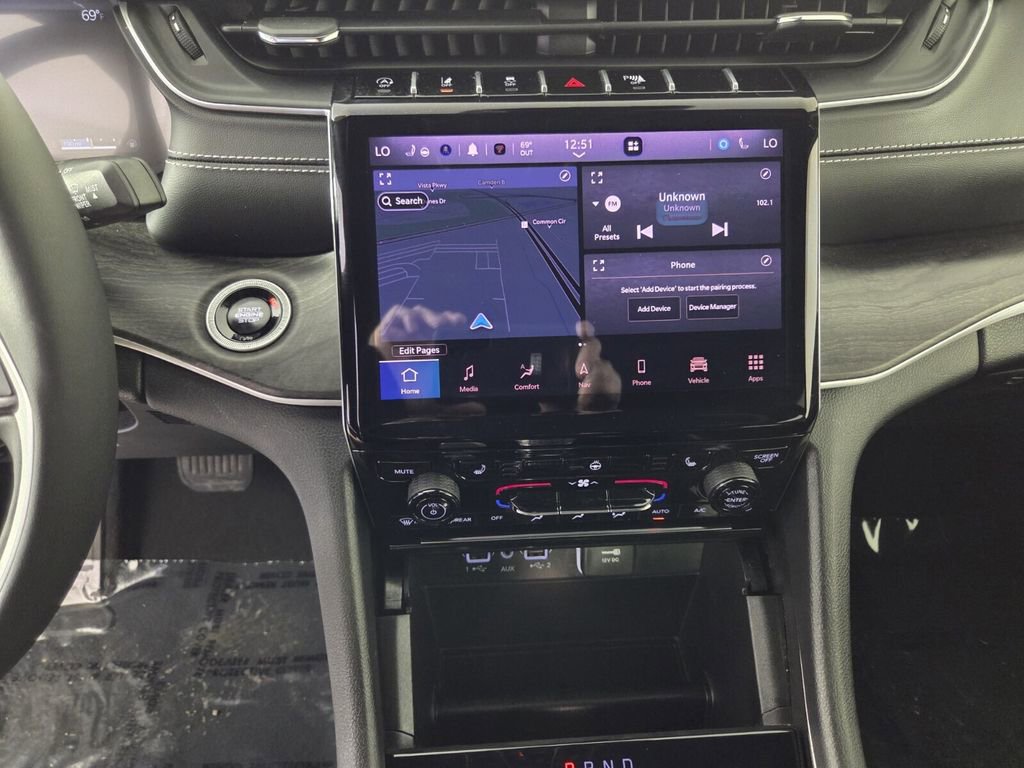 Certified 2025 Jeep Grand Cherokee Limited image 15