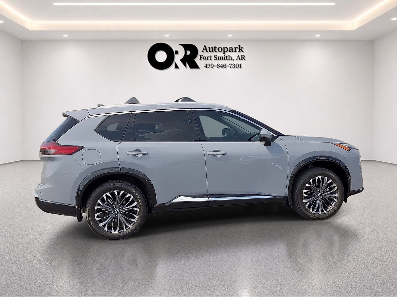 Used 2025 Nissan Rogue Platinum w/ Platinum Premium Package FWD image 6