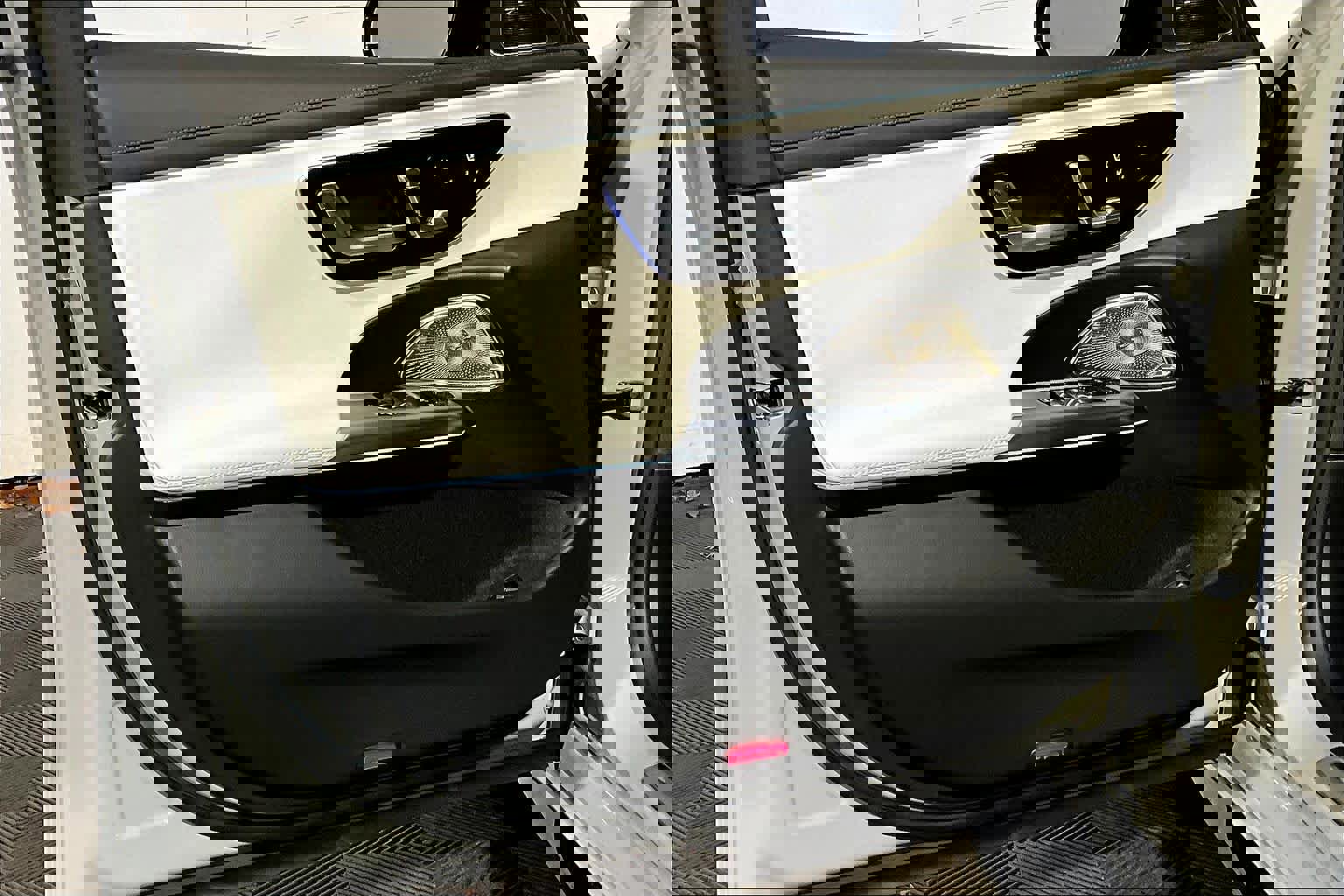 New 2026 Mercedes-Benz E 53 AMG e 4MATIC Sedan image 11