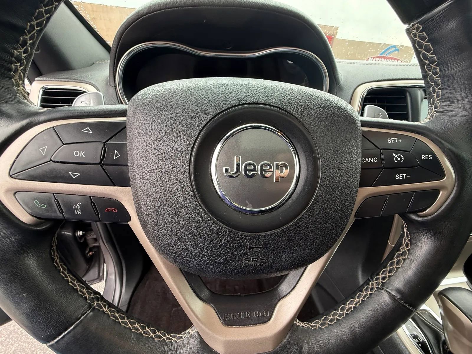 Used 2017 Jeep Grand Cherokee Overland image 20
