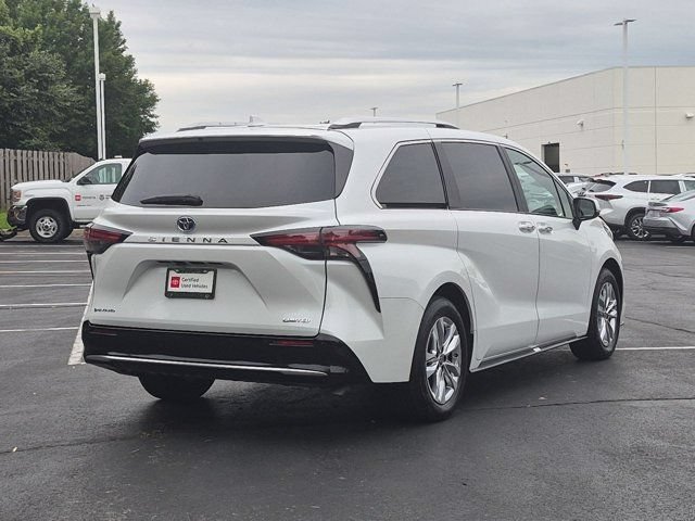Certified 2025 Toyota Sienna Limited AWD/4WD image 5