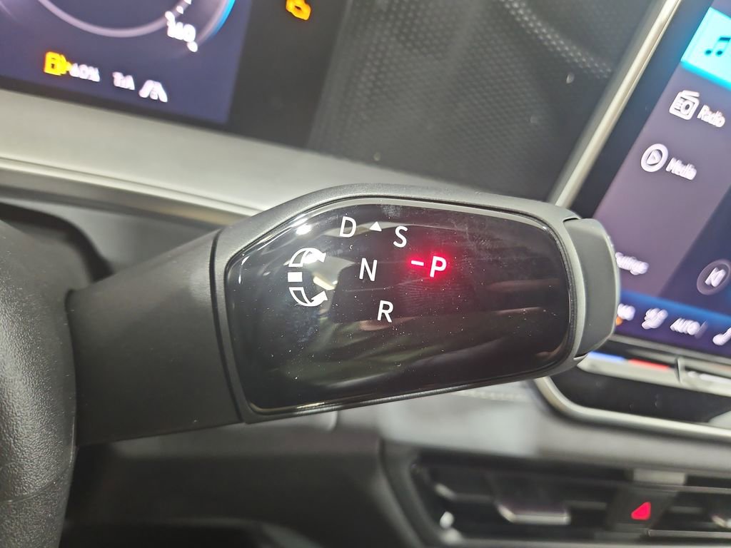 New 2026 Volkswagen Tiguan SE R-Line image 23