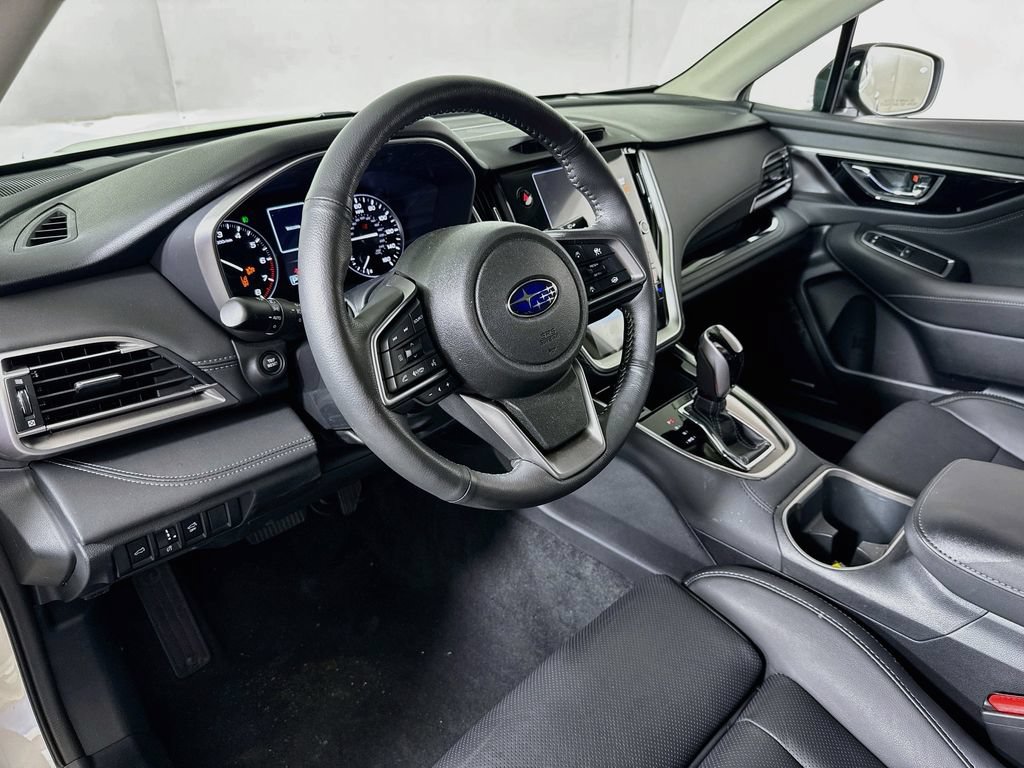 Used 2025 Subaru Outback Limited AWD/4WD image 9