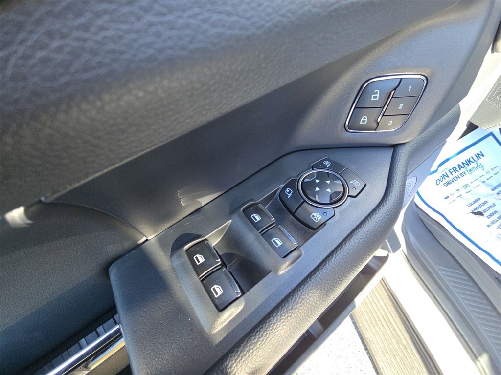 Used 2024 Ford Expedition Max XLT image 13