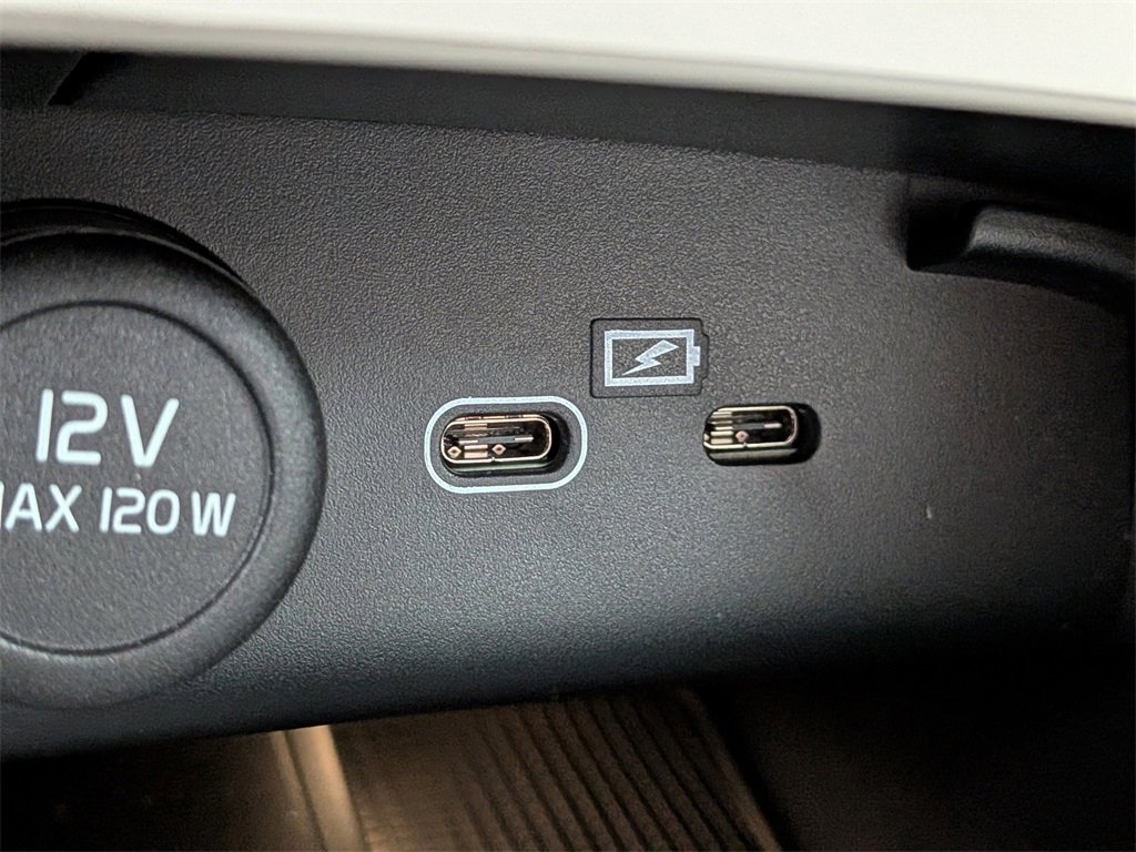 New 2026 Volvo XC40 B5 Plus w/ Protection Package Premier image 25
