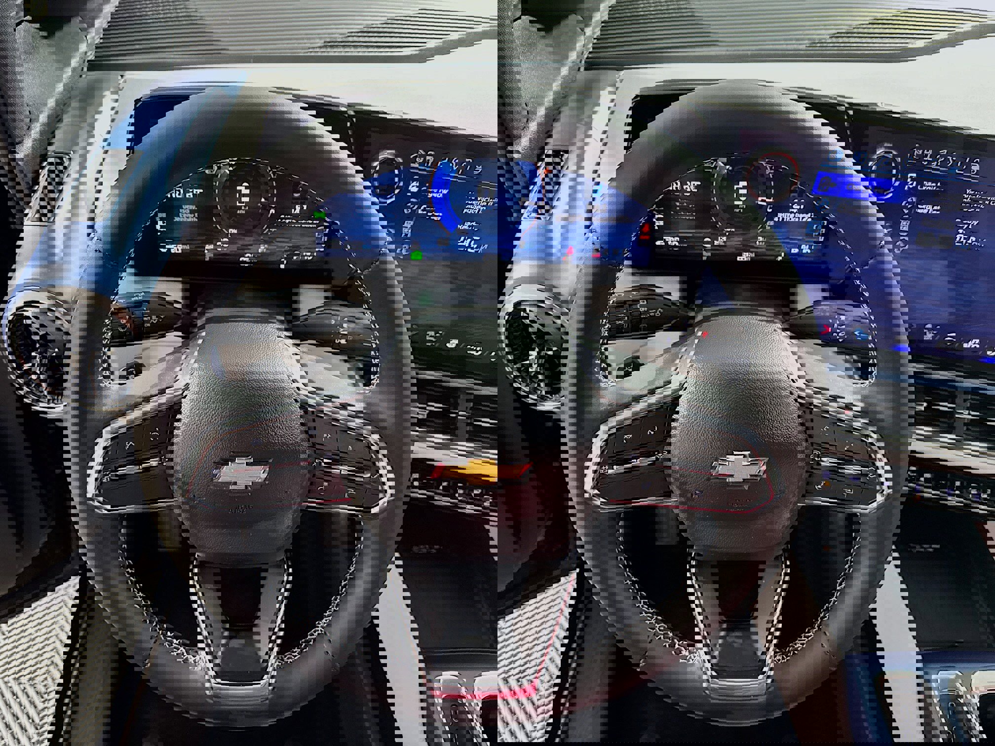 Used 2025 Chevrolet Equinox EV LT image 15