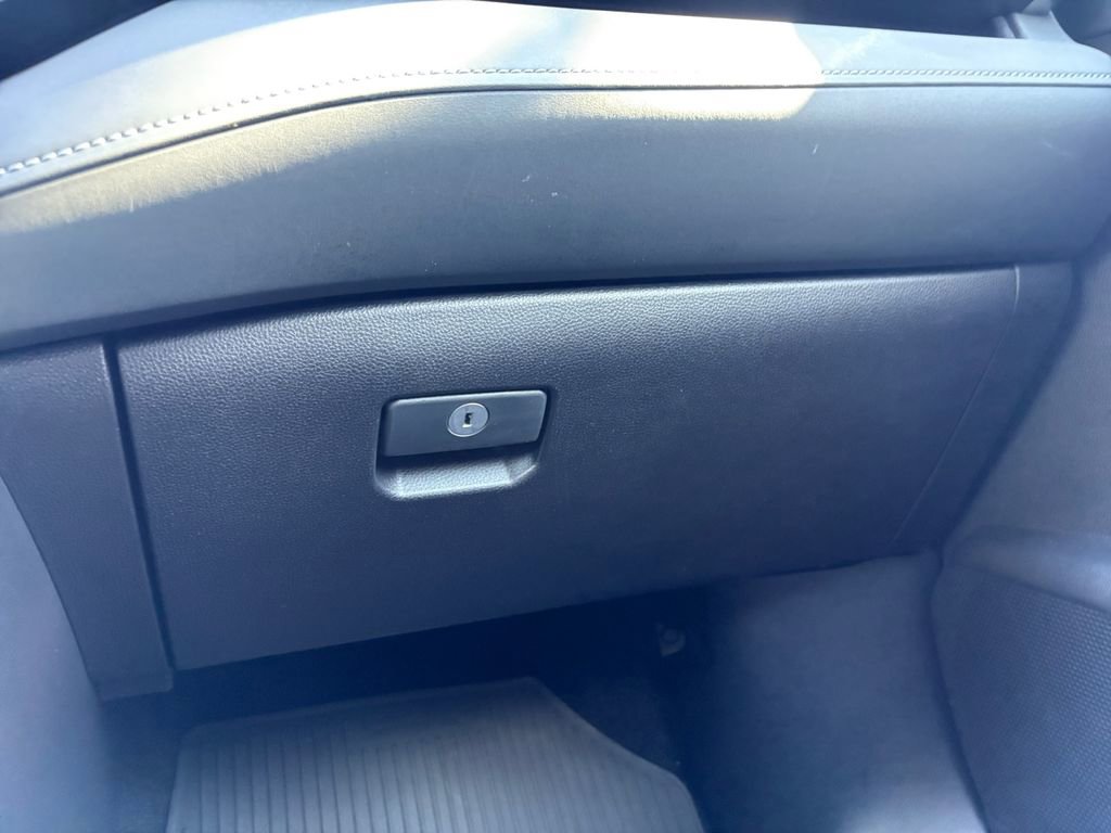 Used 2025 Toyota Highlander XLE image 9