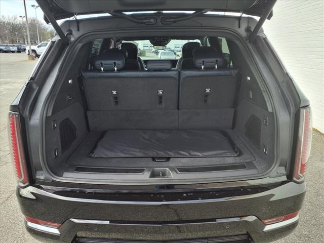 New 2025 Cadillac Escalade IQ Sport 2 w/ LPO, ONYX Package image 4