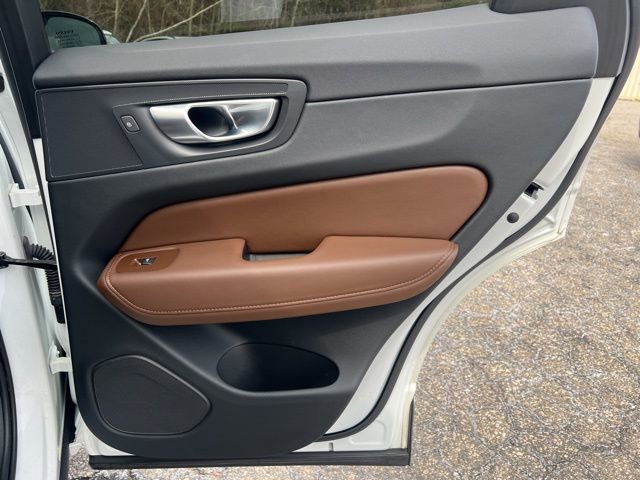 Certified 2024 Volvo XC60 T8 Plus w/ Protection Package Premier image 18