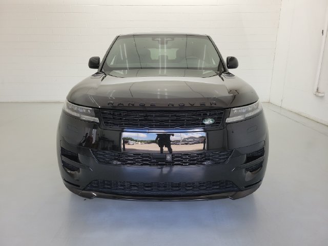 Used 2024 Land Rover Range Rover Sport Dynamic SE AWD/4WD image 3
