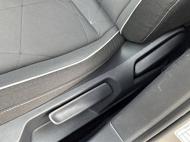 Used 2025 Volkswagen Jetta Sport FWD image 22