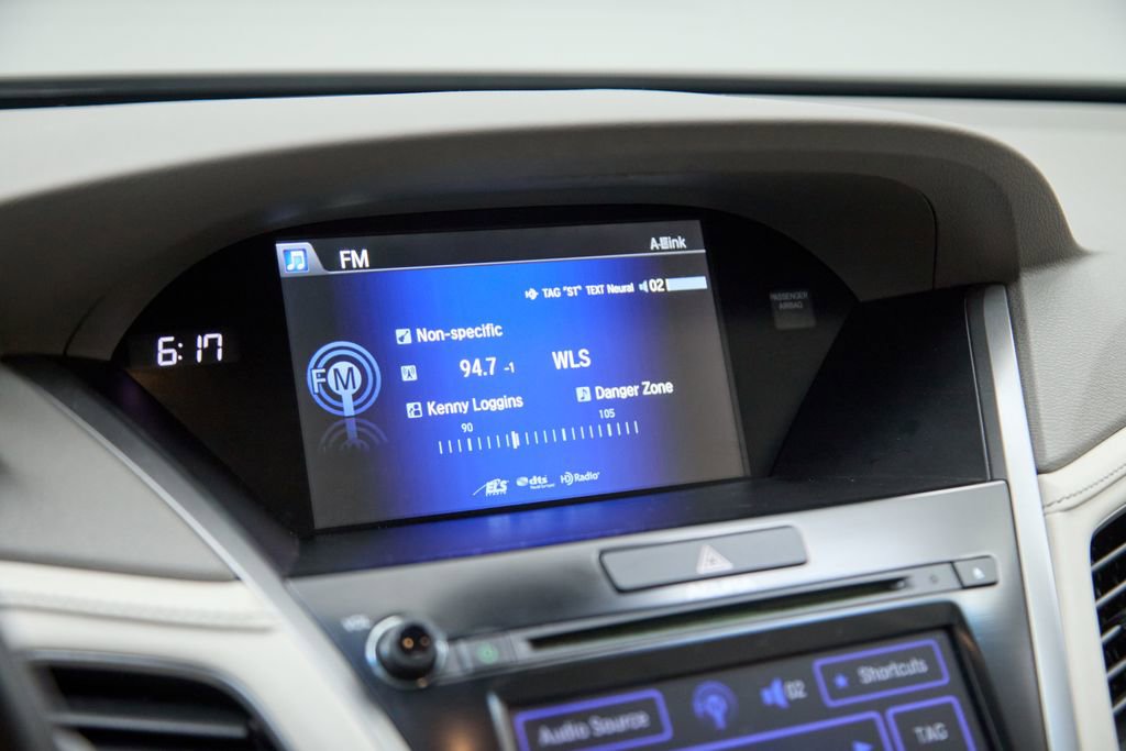 Used 2014 Acura RLX Hybrid w/ Technology Package image 16