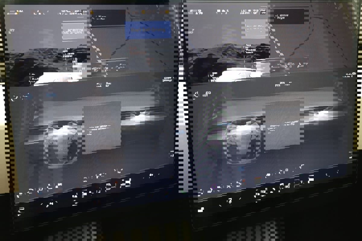 Used 2024 Tesla Cybertruck AWD Crew Cab image 34