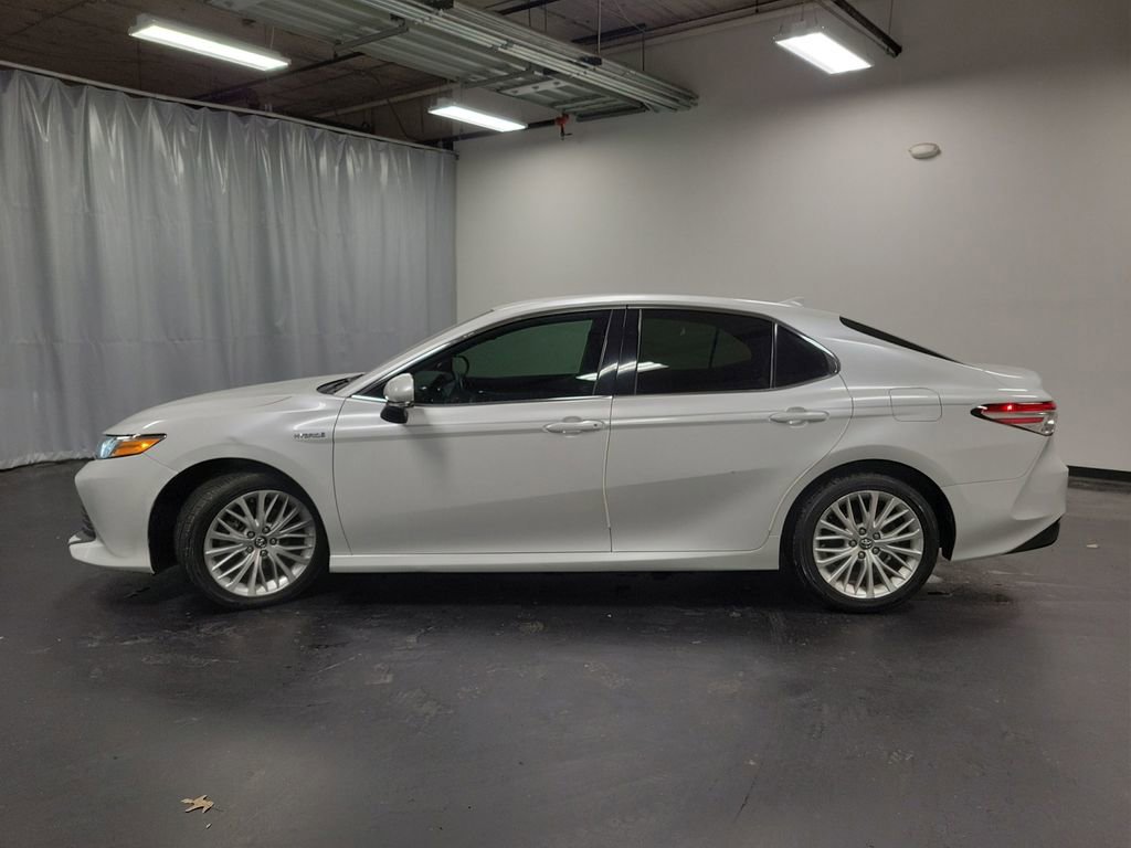 Used 2020 Toyota Camry XLE image 5