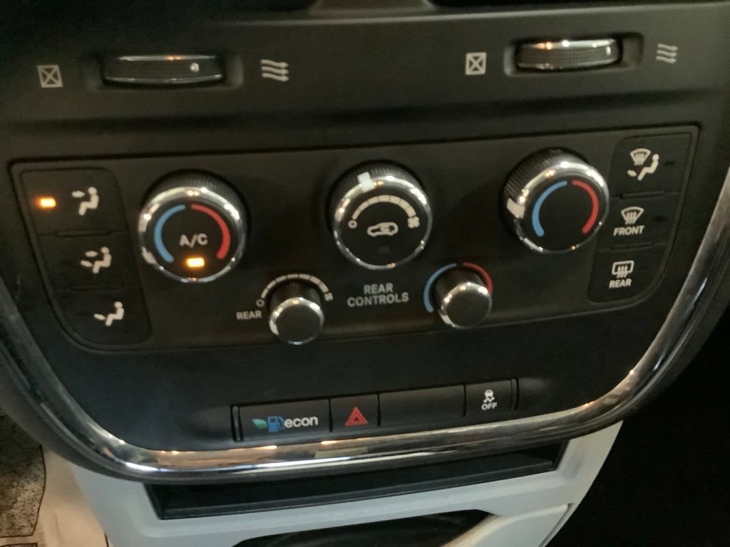 Used 2014 Dodge Grand Caravan SE w/ Quick Order Package 29E SE FWD image 34