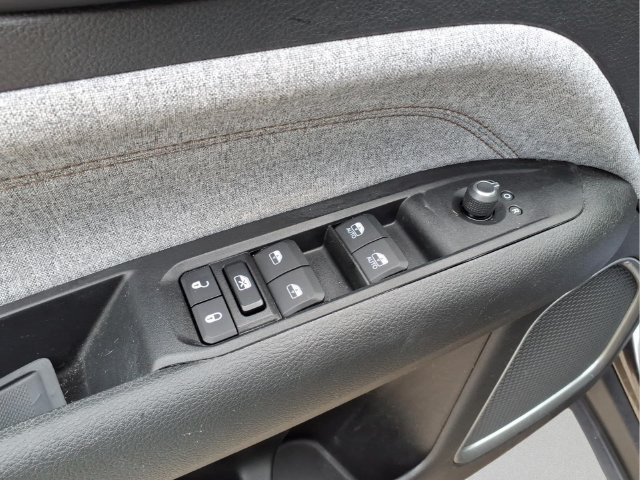 Used 2022 Jeep Compass Latitude AWD/4WD image 16