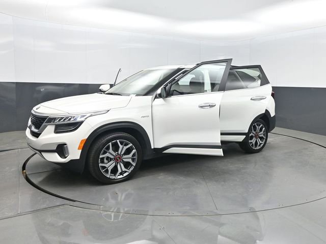 Used 2021 Kia Seltos SX w/ SX Sunroof Package image 39