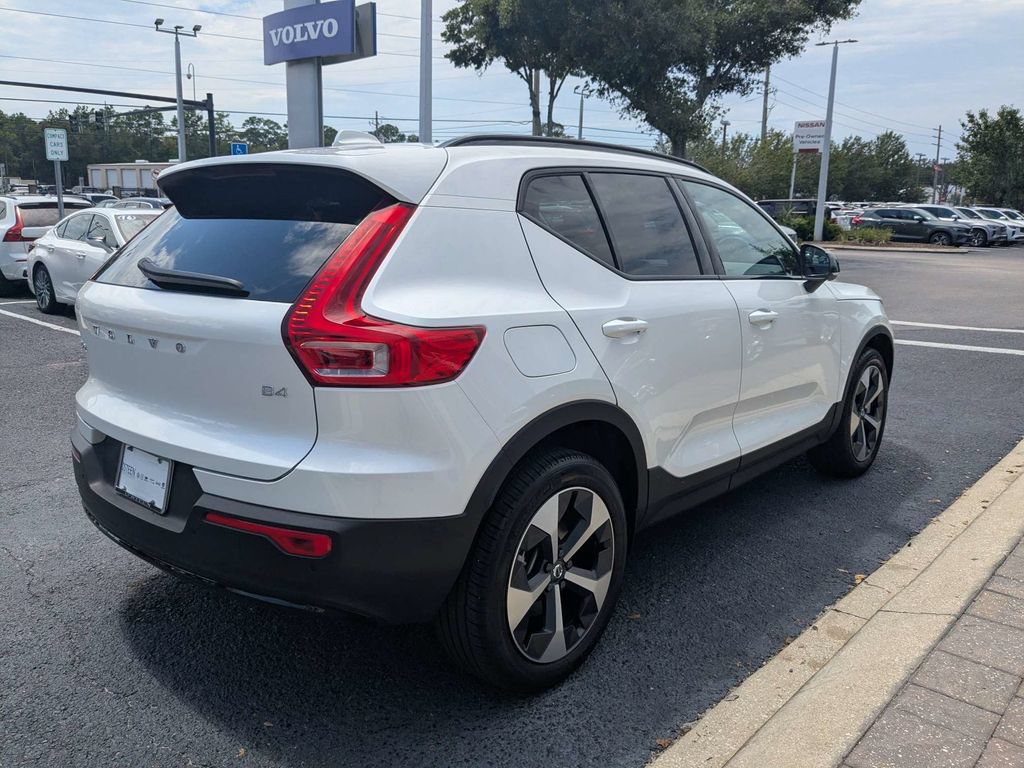 Certified 2026 Volvo XC40 B4 Plus w/ Protection Package Premier FWD image 6