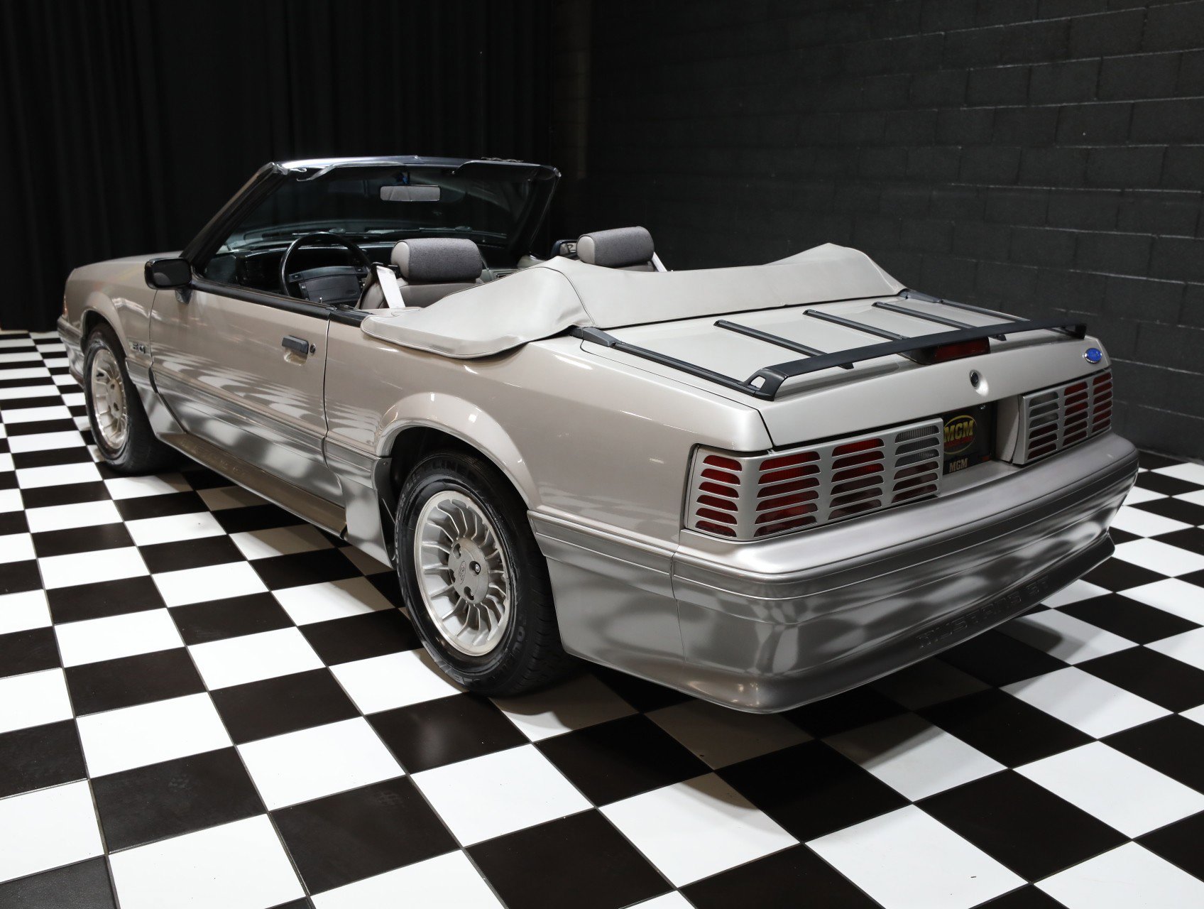 Used 1990 Ford Mustang GT image 32