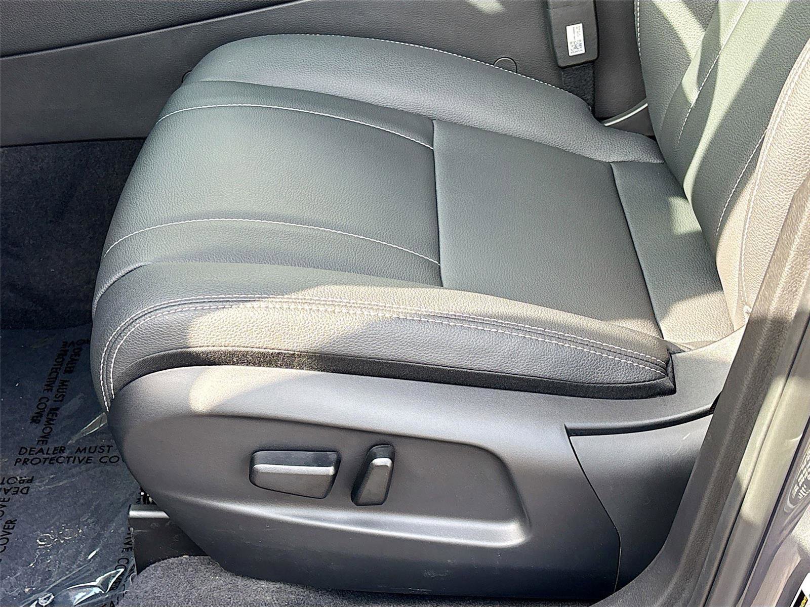 New 2025 VinFast VF 8 Eco image 19