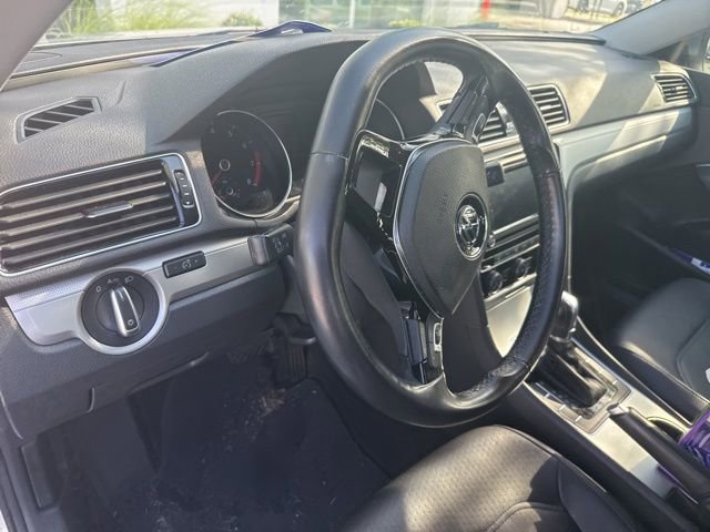 Used 2019 Volkswagen Passat 2.0T Wolfsburg FWD image 15