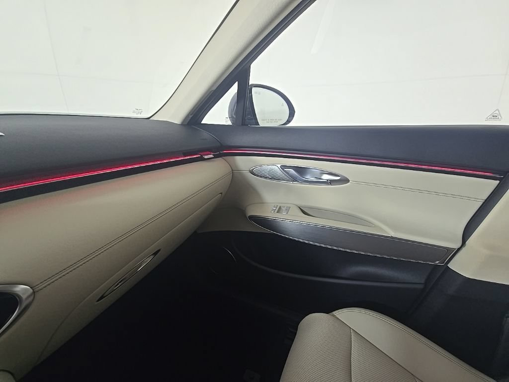 New 2027 Genesis GV70 2.5T Select AWD/4WD image 26