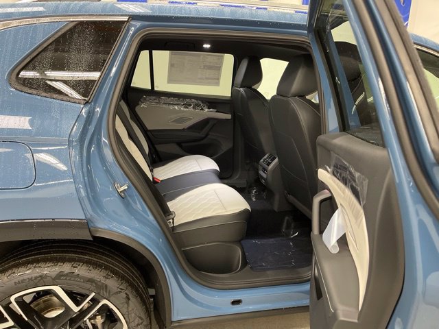 New 2026 Volkswagen Tiguan SEL R-Line AWD/4WD image 10