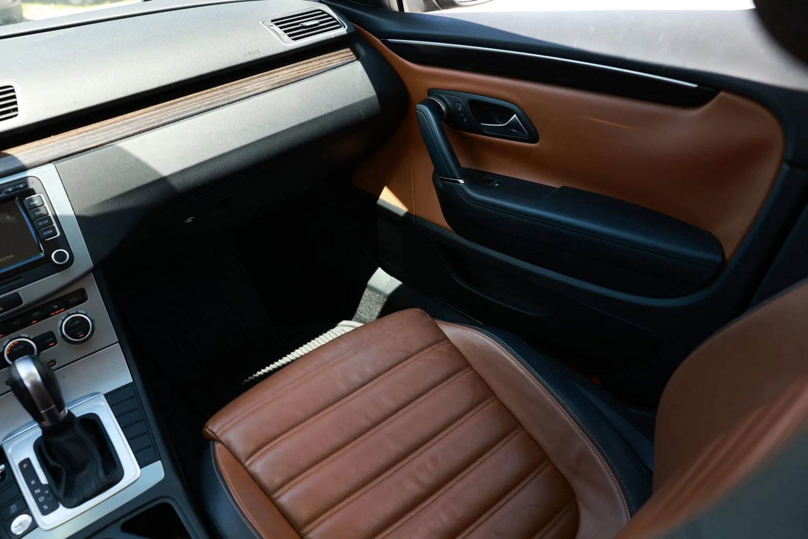 Used 2015 Volkswagen CC Executive FWD image 22