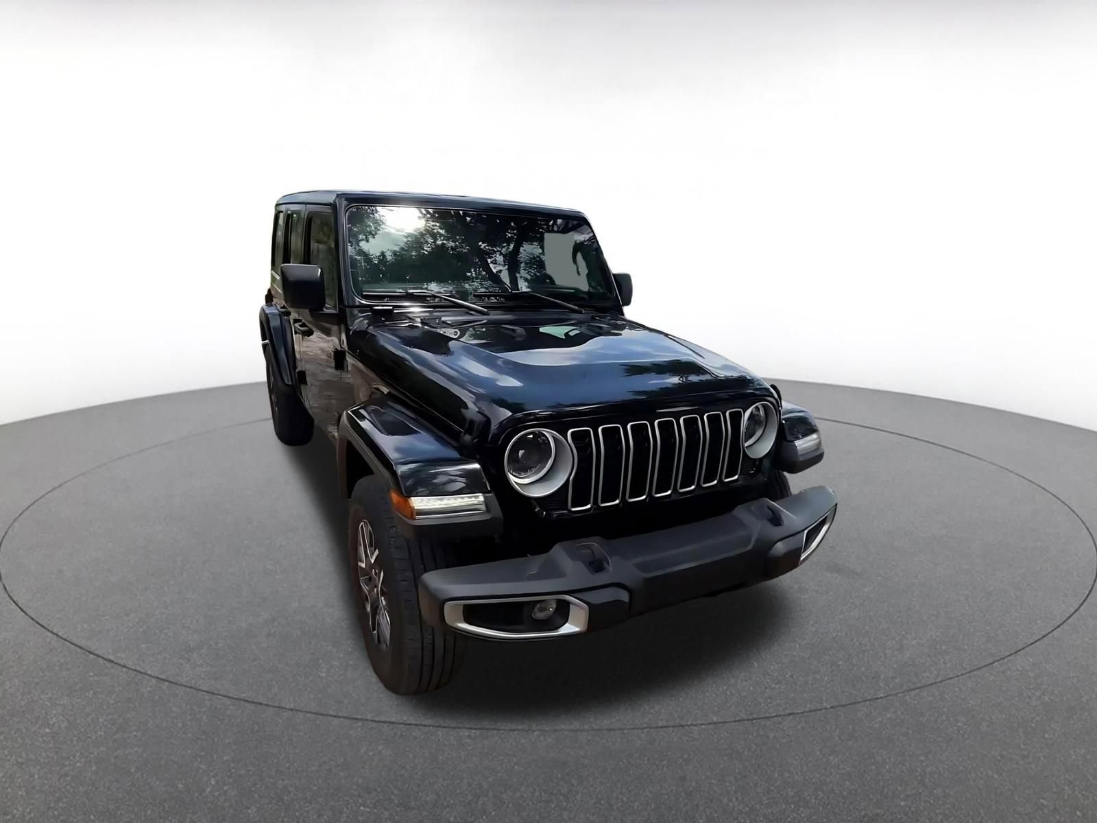 Used 2025 Jeep Wrangler Unlimited Sahara AWD/4WD image 2